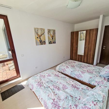 Sunny Apartment C25 โบโรเวทส์ ภายนอก รูปภาพ